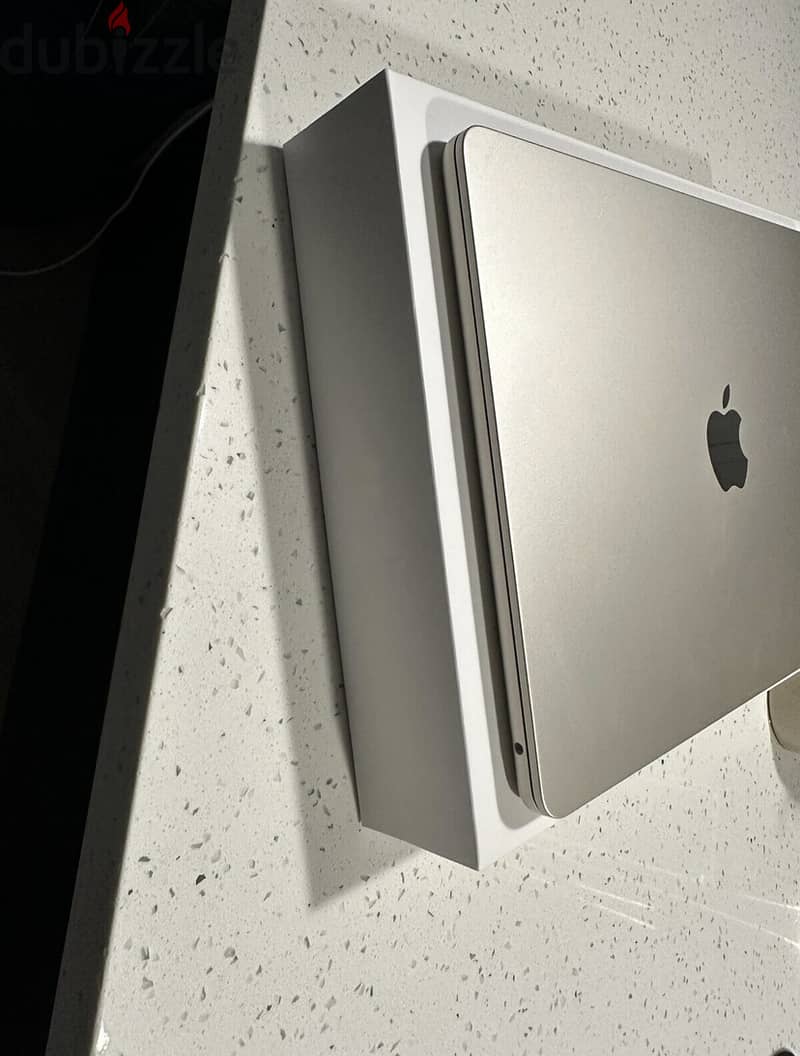 Apple MacBook Air 13.6" (256GB SSD, M2, 8GB) 2