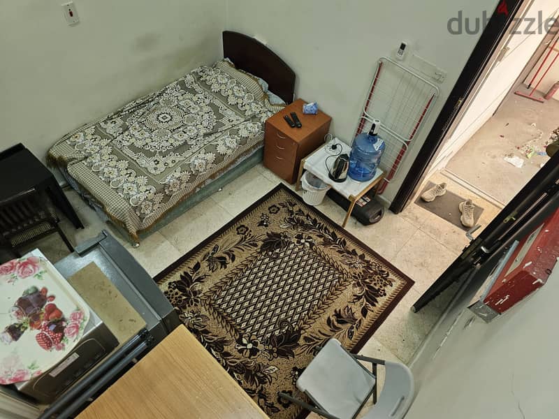 Studio at Al Sadd - Al Nasr area - for two months only 1
