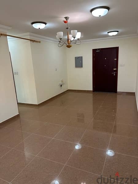 Nice building 2bhk family flat rent in old airport one month free 2