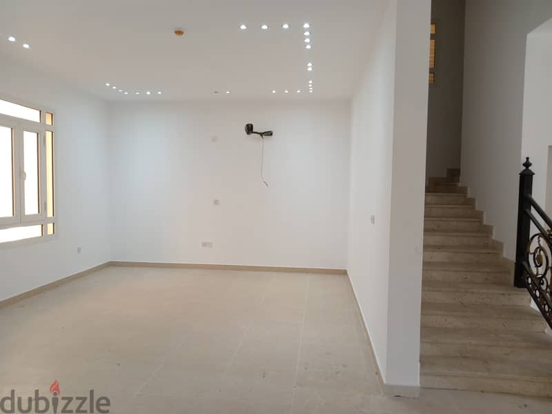 Prime Commercial Villa for Rent 17