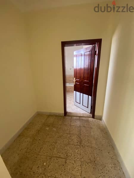 commercial villa available in. Hillal. 8