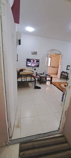 bed space in prime location close to transport and Alfurjan 35 market 9