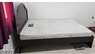 Queen bed with mattress 0