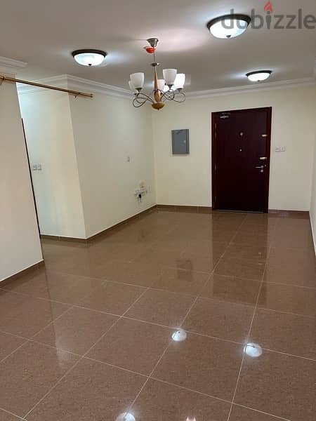 Nice building 2bhk family flat rent in old airport one month free 4