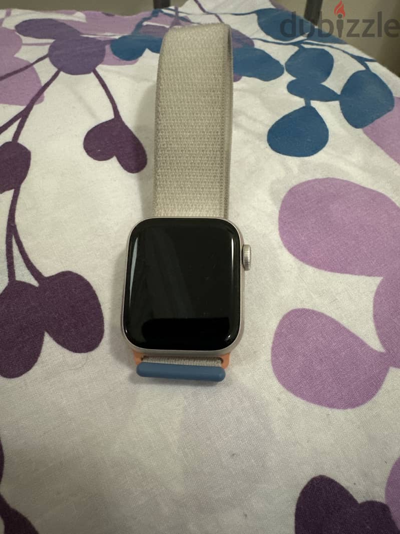 14 Pro max and Apple Watch SE 9 2