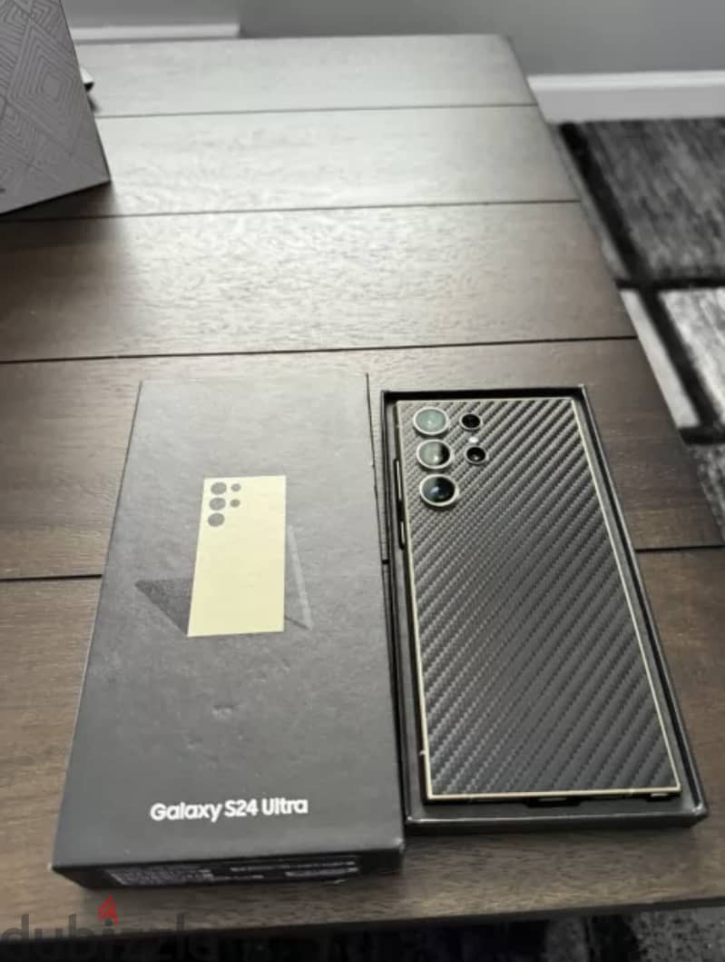 Samsung Galaxy S24 Ultra SM-S928U - 256GB - Titanium Yellow 1
