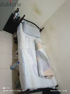 executive bachelor bed space  available near holiday Villa back side 0