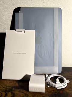 Apple - 10.9-Inch iPad Air - 5th GenWi-Fi + Cellular - 256GB