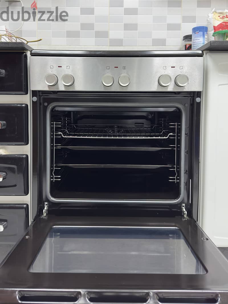Electric stove urgent moving out sale 1