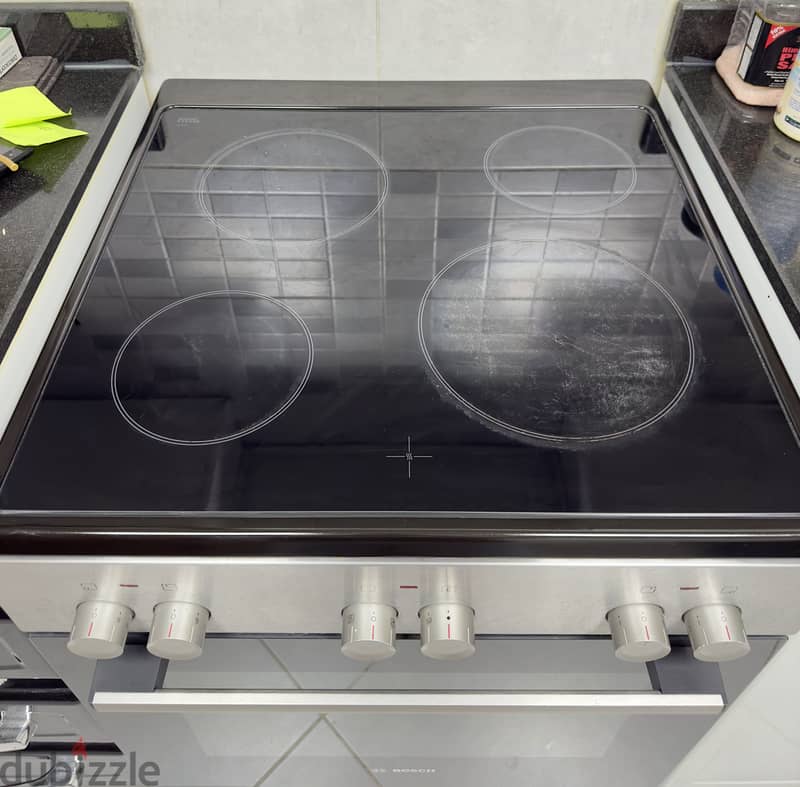 Electric stove urgent moving out sale 3