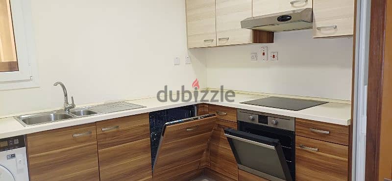 Nice & Good Quality 2 B/R flat with Fitted Kichen Appliances 6