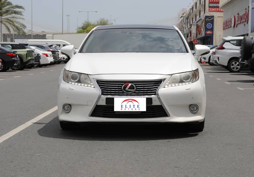 Lexus ES-350 / 3.5 L / 2013 1