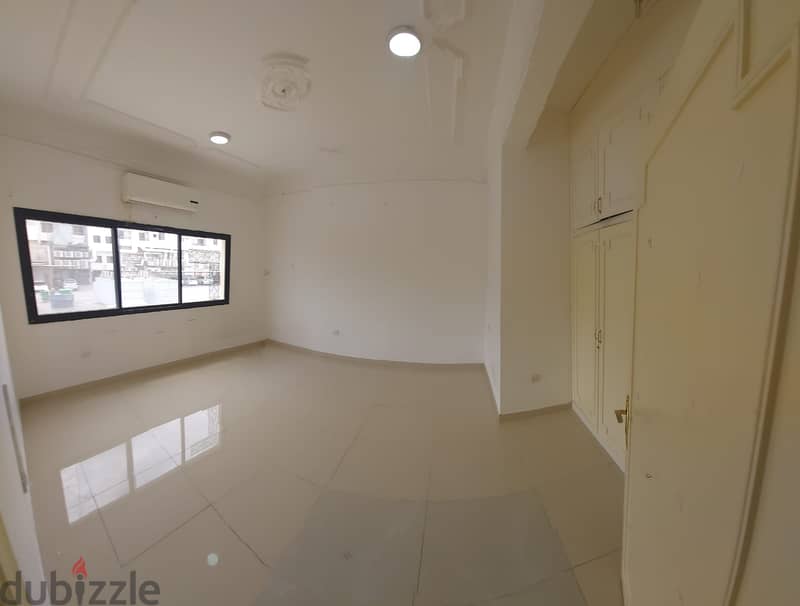 Apartments for rent in compound in Al Nasr. behind al - Mirqab mall 7