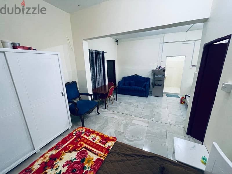 spacious 1 bhk available in alkhor 7