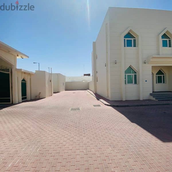 4bhk villa in Muaizer in compound 8
