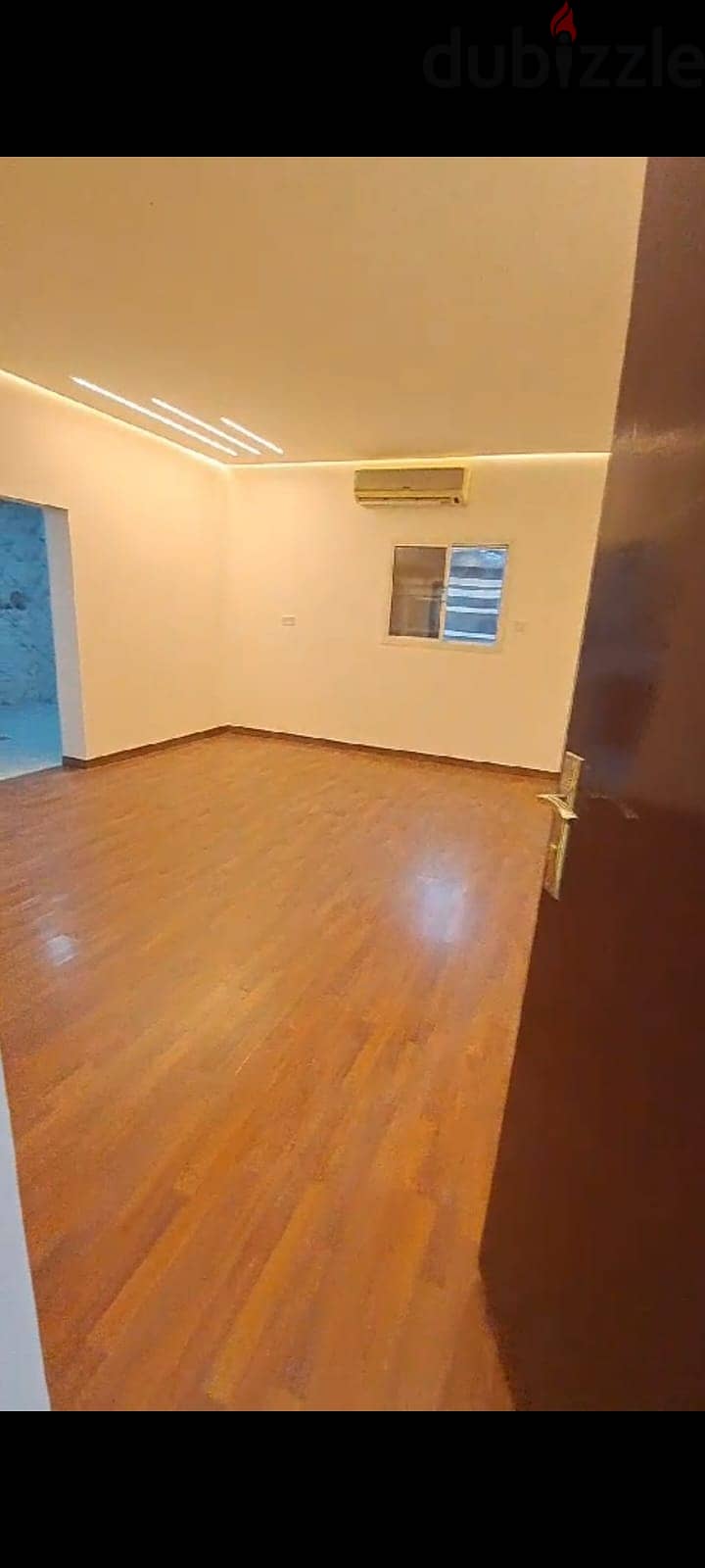 For rent flat (Ground floor apartment) in compound in Al Nasr 3bhk 9