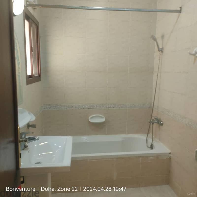 2 BHK - Bin Mahmoud - Direct From Owner, Without commission 4