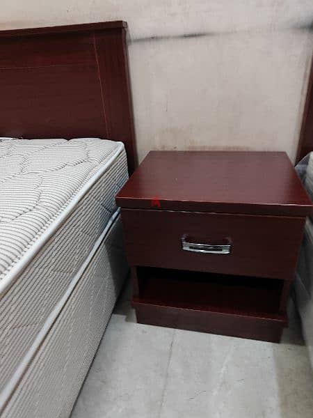 Qatar airways furniture and electronic items for ale 3
