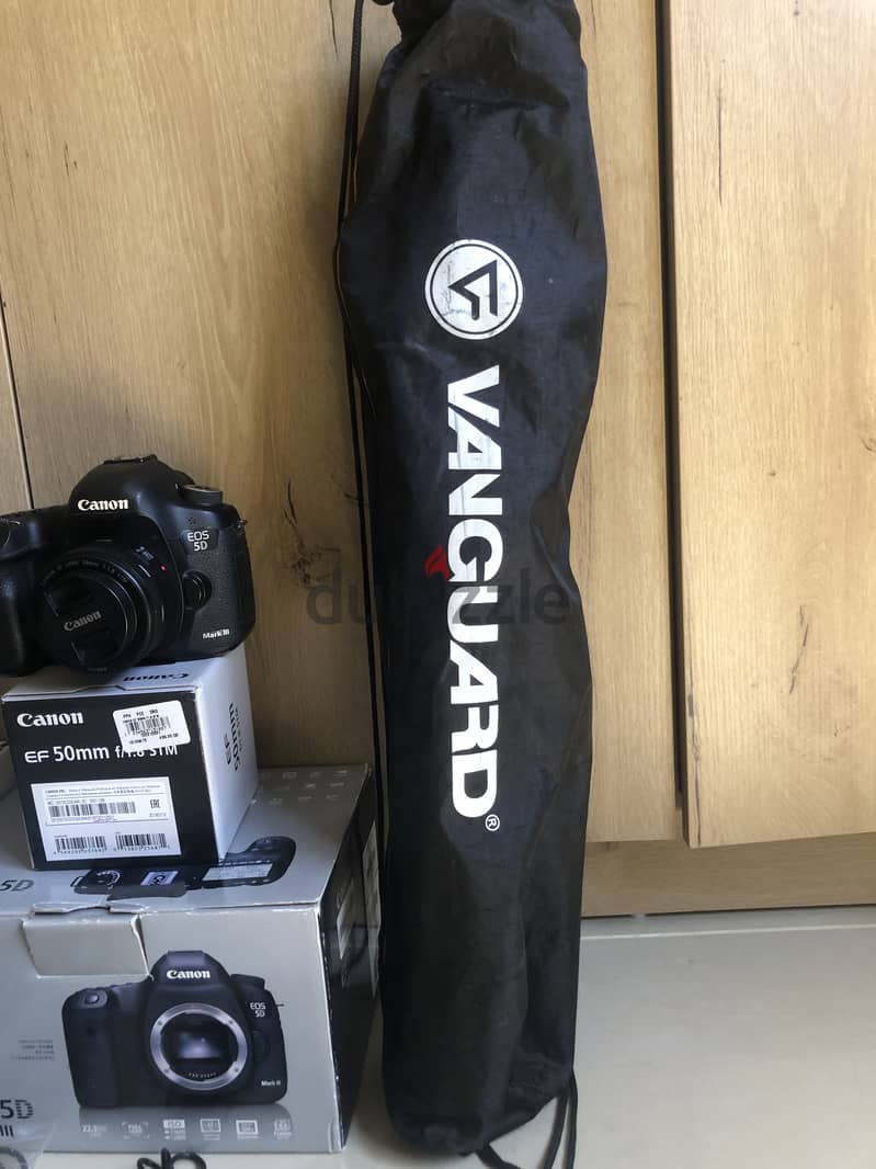 Canon 5d Mark3 full package sell with lens and bag and Tripod 1