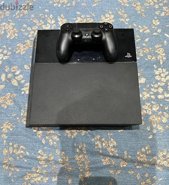 Ps 4 & controller for Sale Doha 2