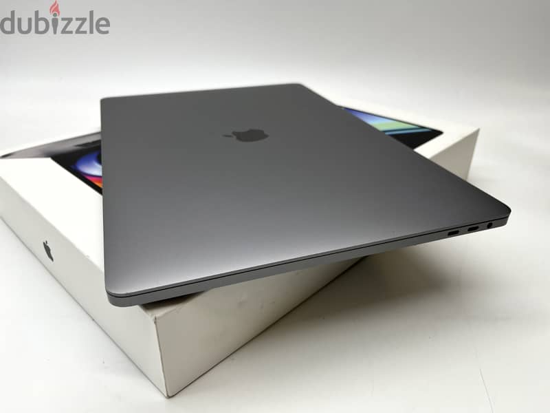 MacBook Pro 16 inch 1