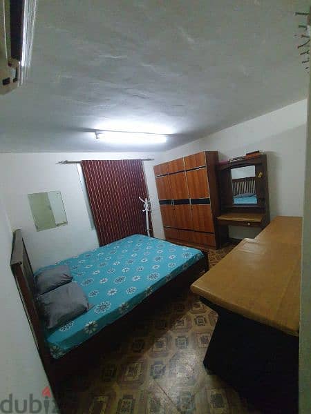 Small Family Room for rent 1