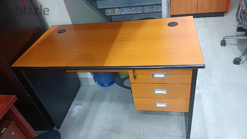 office furniture selling and buying 11