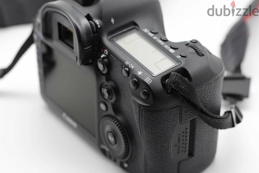 Canon EOS 5D Mark III 22.3 MP Full Frame CMOS with 1080p Full-HD Video 2