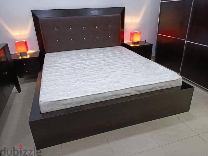for sale king size bedroom set if you want to buy call me. 66055875. . 7