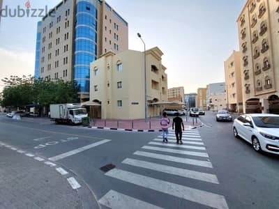 Immaculate 2-bed UF apartment in Najma