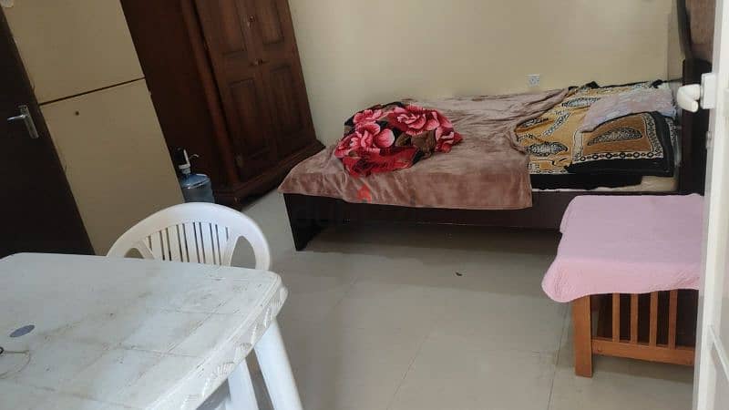 Furnished studio for family 3