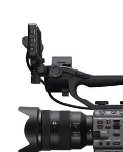 Sony FX6 Digital Cinema Kit  24-105mm Lens 0