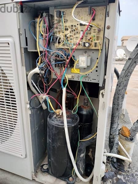 air conditioner repair service 1