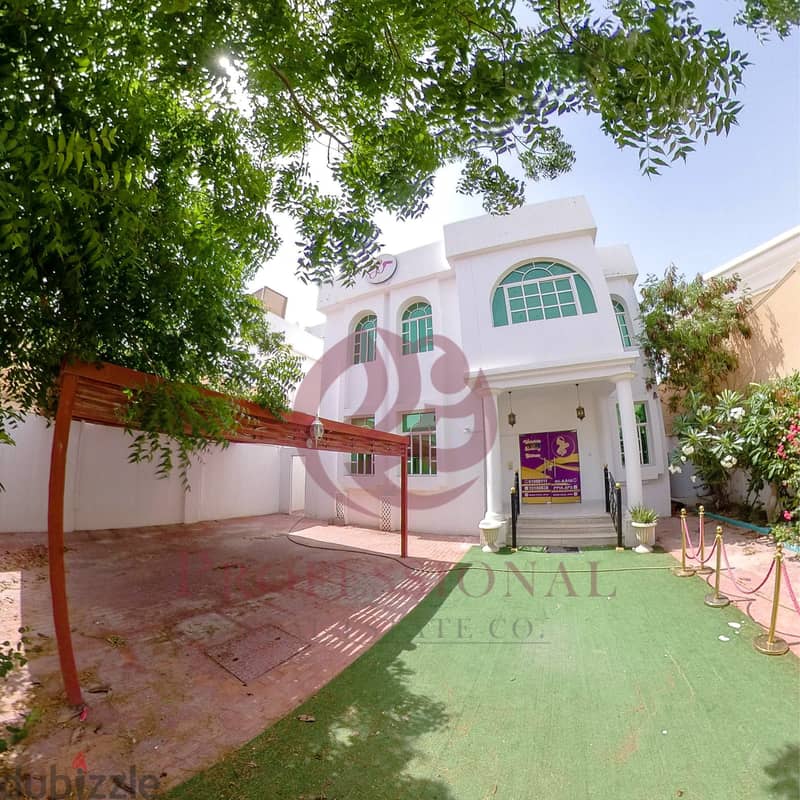 Unfurnished | Semi Commercial Villa 5 Rooms in Al Duhail | Good For Sa 5
