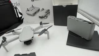 DJI - Mini 2 SE Fly More Combo Drone Remote Control