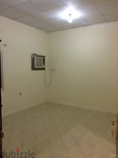 AIN KHALID - Small Room for Women