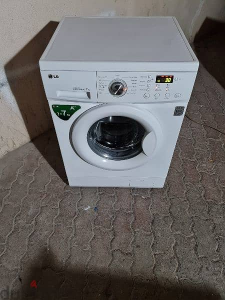 lg 7. kg Washing machine for sale good quality call me. 70697610 0