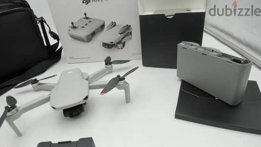 DJI - Mini 2 SE Fly More Combo Drone Remote Control